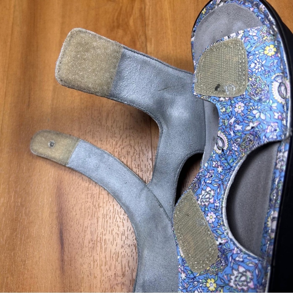 Alegria Vienna Blue Floral Comfort Sandals Hook Loop Strap Size 41 EU 10/ 10.5 - Picture 8 of 10